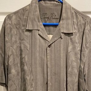 Mens Tommy Bahama Dark Brown size large button down short sleeve